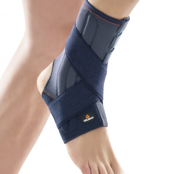 TOBILLERA DE NEOPRENO CON ESTABILIZADORES EN ESPIRAL Y CINCHA