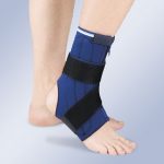 TOBILLERA ESTABILIZADORA EN NEOPRENO CON BALLENAS MEDIO LATERALES DOBLES Y CREMALLERA ANTERIOR